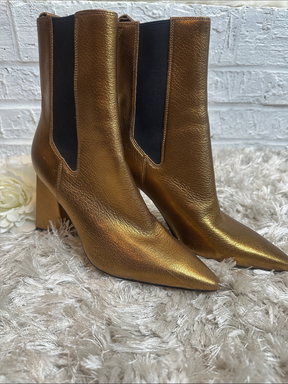 EUC Marc Fisher Metallic Gold Pointed-Toe Chelsea Ankle Boots, 7.5M